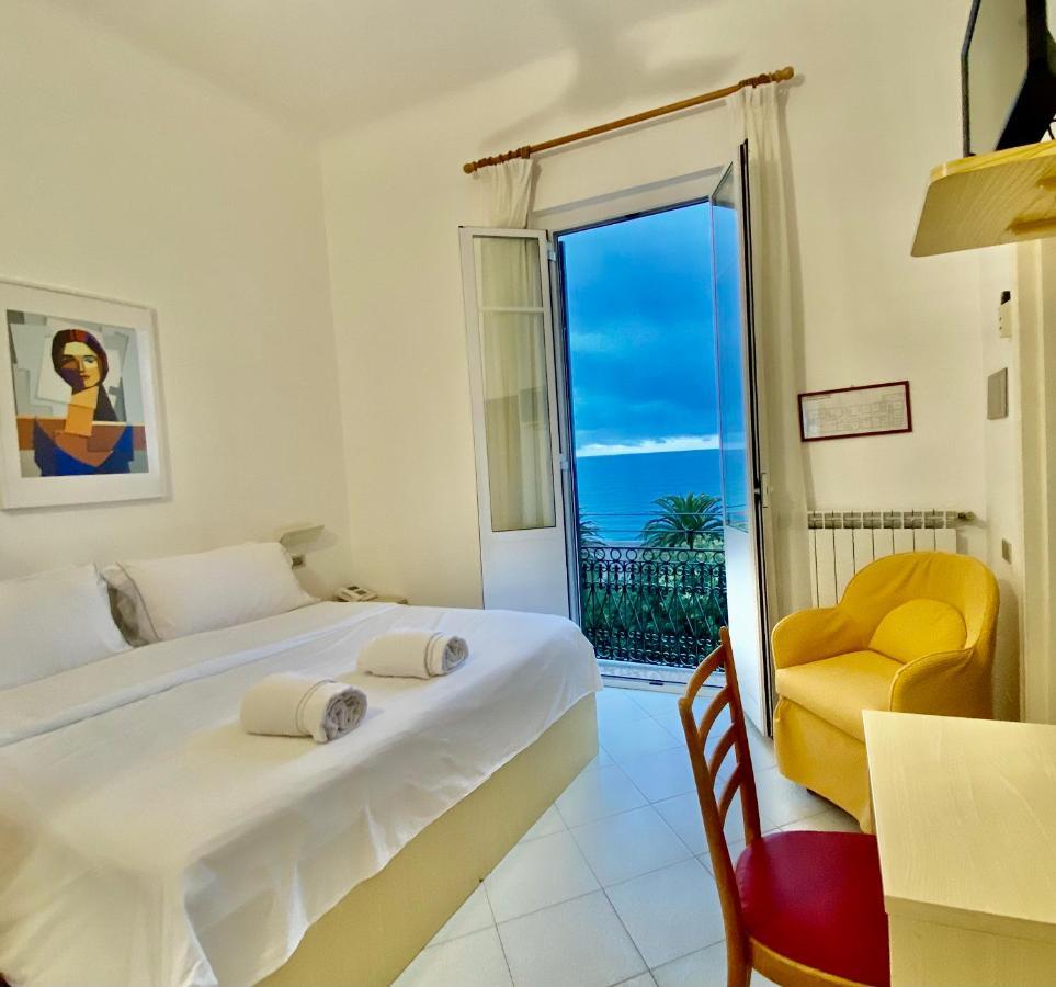 Hotel Alba Chiara 피날레리구레 외부 사진